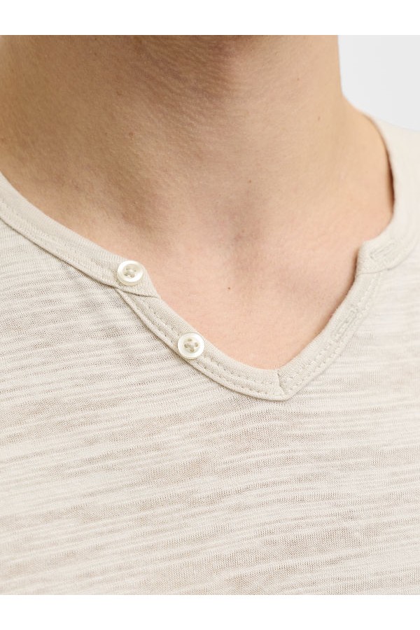 JREBWINDOM SPLIT NECK SS TEE - ΜΠΕΖ